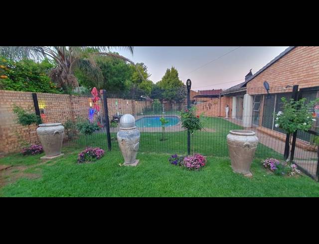 5 BEDROOM HOUSE FOR SALE IN GHOLFSIG